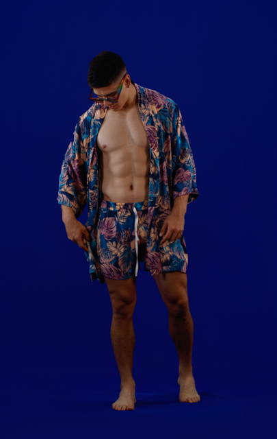 Conjunto azul de kimono y short con hojas