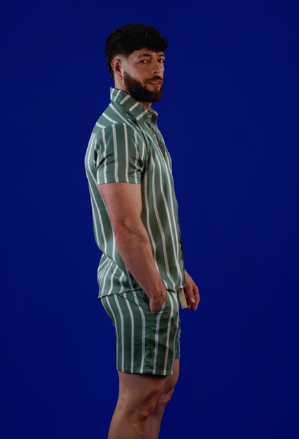 Conjunto verde a rayas