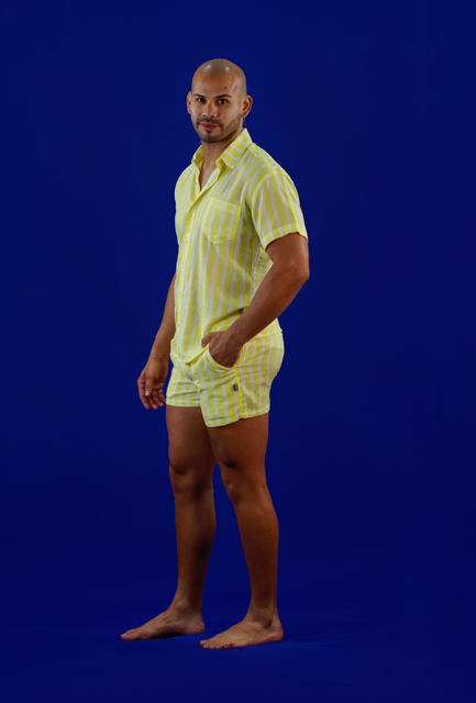 Conjunto a rayas amarillo y blanco