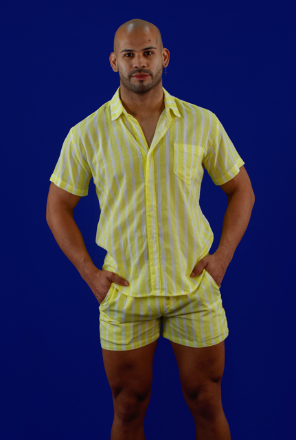 Conjunto a rayas amarillo y blanco