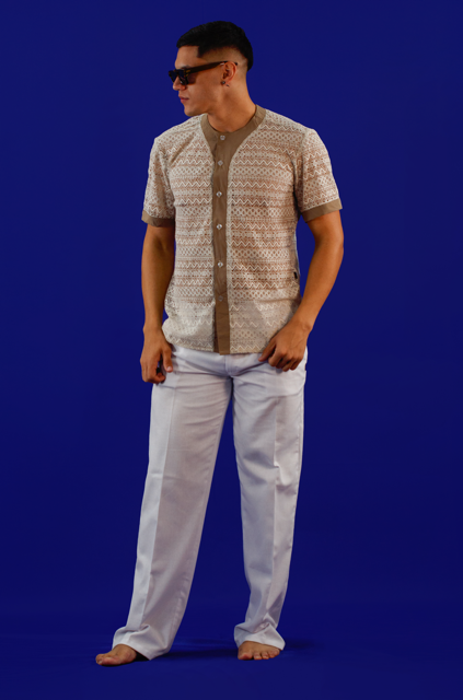Camisa y pantalones